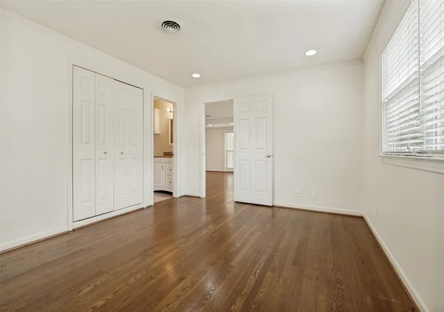 Photo 4 of Sale Pending at 2114 Miriam Ln, Arlington, TX 76010 | MLS# 21294764 | Listing updated on 2026-07-21
