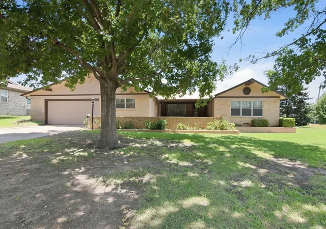 Photo 1 of Single family home for sale at 4100 Big Bend Trl, Fort Worth, TX 76135 | MLS# 21300609 | Listing updated on 2026-09-01