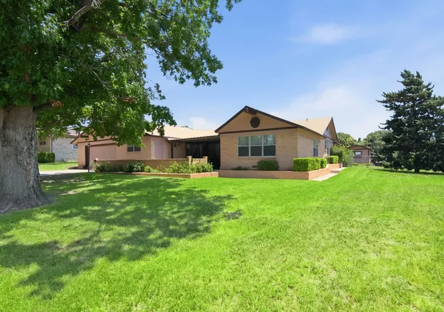Photo 3 of Single family home for sale at 4100 Big Bend Trl, Fort Worth, TX 76135 | MLS# 21300609 | Listing updated on 2026-09-01