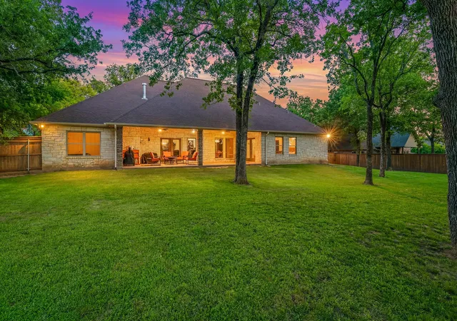 Photo 3 of Sale Pending at 1085 Walking Horse Dr, Stephenville, TX 76401 | MLS# 21302913 | Listing updated on 2026-07-24