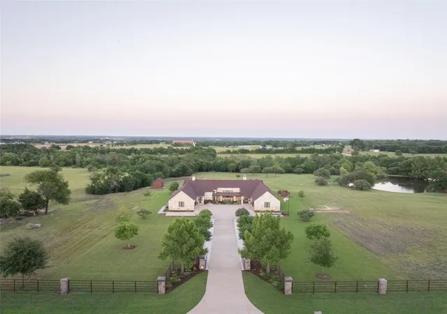Photo 4 of Single family home for sale at 1880 Lone Star Rd, Celina, TX 75009 | MLS# 21295638 | Listing updated on 2026-08-22