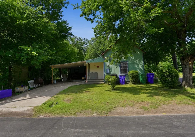 Photo 1 of Single family home for sale at 916 Turner St, Waco, TX 76704 | MLS# 21304675 | Listing updated on 2026-07-23