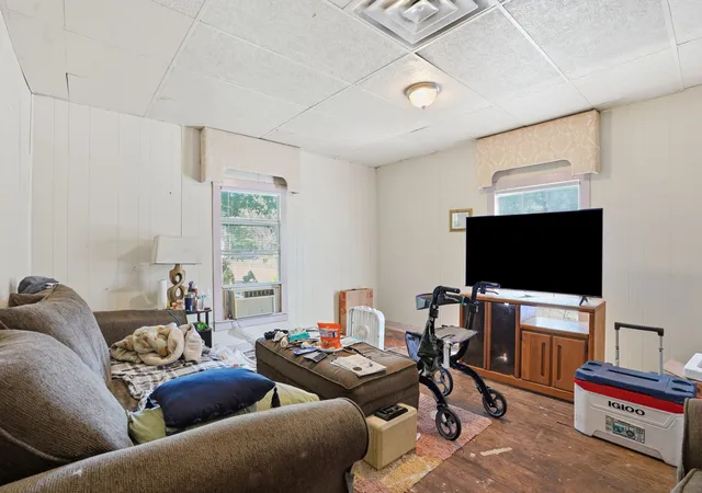 Photo 3 of Single family home for sale at 916 Turner St, Waco, TX 76704 | MLS# 21304675 | Listing updated on 2026-07-23