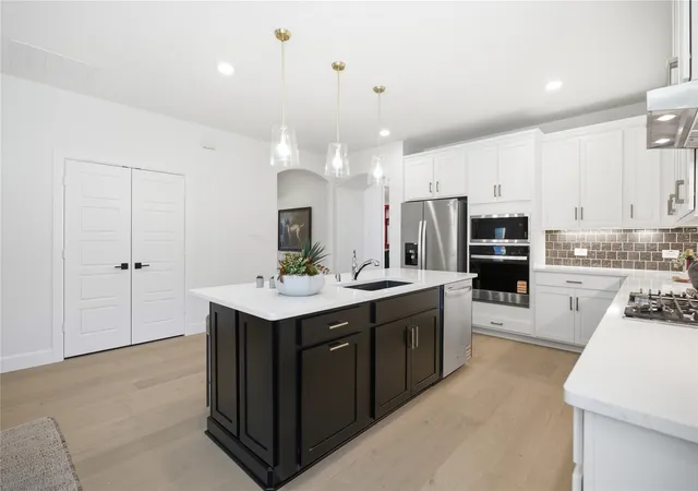 Photo 4 of Sale Pending at 110 Wildhaven Dr, Rockwall, TX 75087 | MLS# 21304761 | Listing updated on 2026-08-24