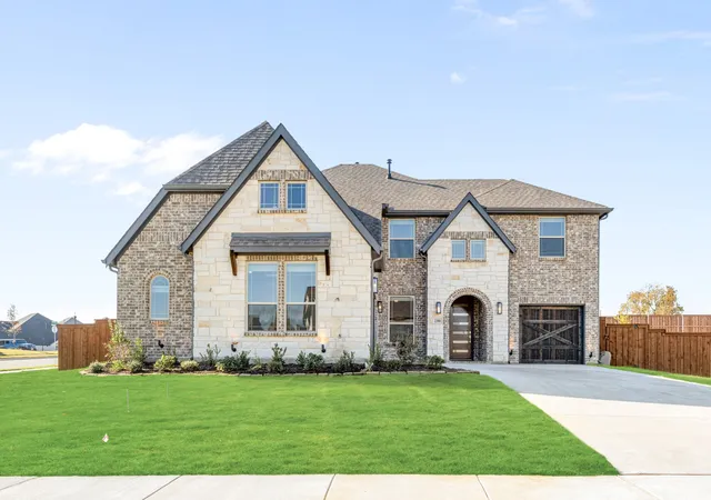 Photo 2 of Sale Pending at 2301 Christopher Rd, Mansfield, TX 76063 | MLS# 21304769 | Listing updated on 2026-08-22