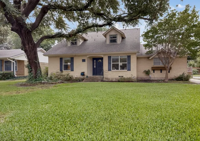 Homes for sale in Richardson, TX | 606 S Waterview Dr, Richardson, TX 75080 | MLS# 21304722
