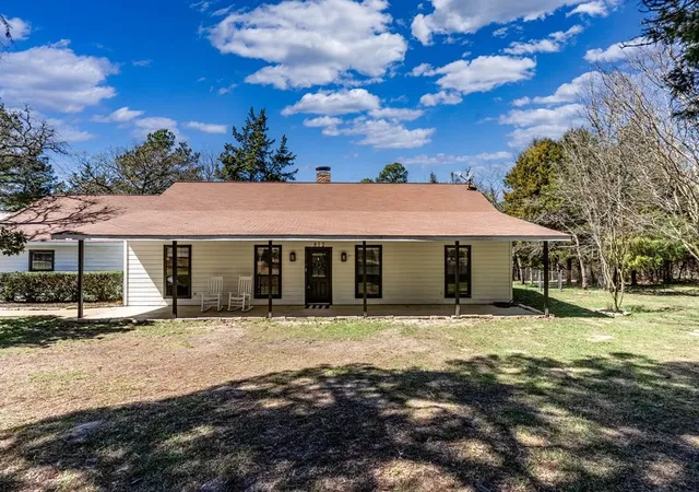 Photo 1 of Single family home for sale at 812 An County Road 3194, Frankston, TX 75763 | MLS# 21304792 | Listing updated on 2026-08-22