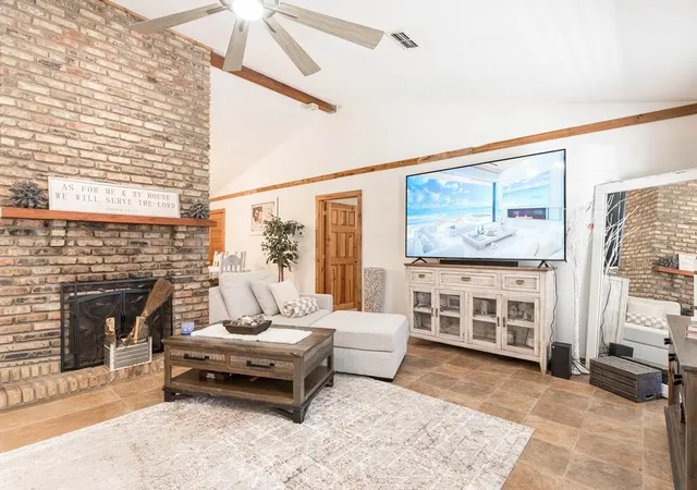 Photo 2 of Single family home for sale at 812 An County Road 3194, Frankston, TX 75763 | MLS# 21304792 | Listing updated on 2026-08-22