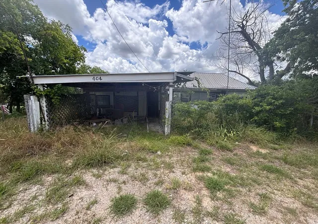 Homes for sale in Hico, TX | 404 N Sycamore St, Hico, TX 76457 | MLS# 21304793