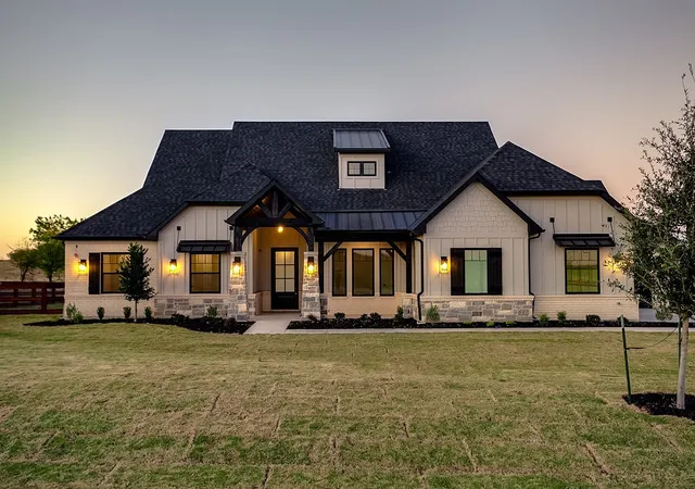 Photo 1 of Single family home for sale at 9453 Bluestem Ln, Justin, TX 76247 | MLS# 21303692 | Listing updated on 2026-08-22