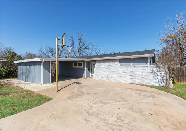 Homes for sale in Abilene, TX | 761 Redwood Dr, Abilene, TX 79603 | MLS# 21304723