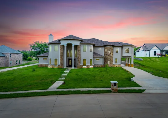 Photo 1 of Sale Pending at 3124 Koscher Dr, Cedar Hill, TX 75104 | MLS# 21304611 | Listing updated on 2026-09-15
