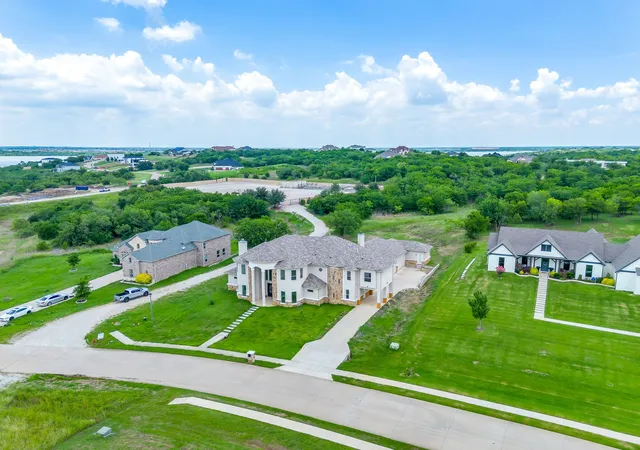 Photo 2 of Sale Pending at 3124 Koscher Dr, Cedar Hill, TX 75104 | MLS# 21304611 | Listing updated on 2026-09-15