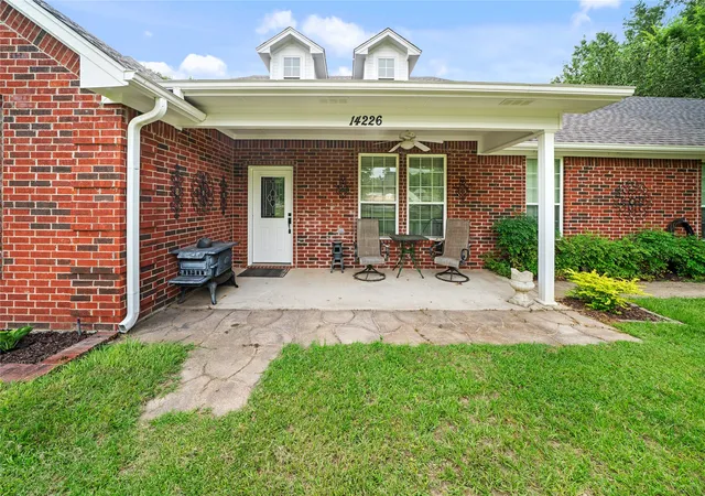 3rd image of 14226 C R 434, Lindale, TX 75771 | MLS# 21304288