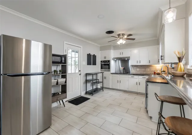 Photo 3 of Single family home for sale at 3704 Stadium Dr, Fort Worth, TX 76109 | MLS# 21299021 | Listing updated on 2026-10-06