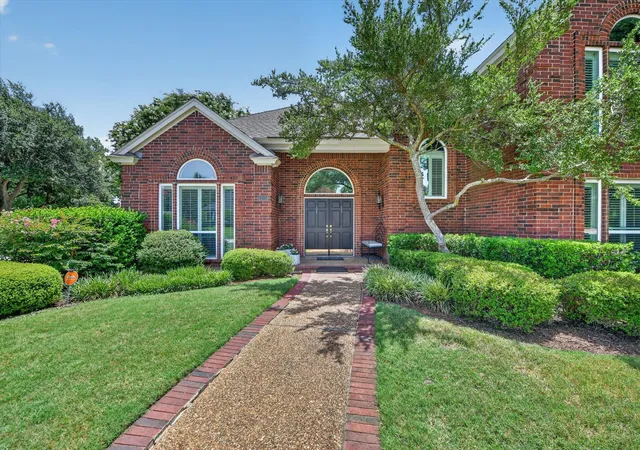 Homes for sale in Colleyville, TX | 4305 Green Meadow St E, Colleyville, TX 76034 | MLS# 21304387