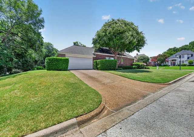 Homes for sale in Colleyville, TX | 4305 Green Meadow St E, Colleyville, TX 76034 | MLS# 21304387