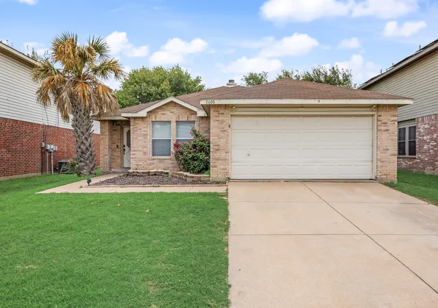 Photo 1 of Single family home for sale at 5600 Wiltshire Dr, Fort Worth, TX 76135 | MLS# 21304425 | Listing updated on 2026-08-25