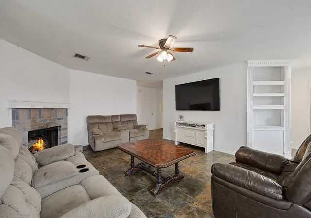 Photo 4 of Single family home for sale at 5600 Wiltshire Dr, Fort Worth, TX 76135 | MLS# 21304425 | Listing updated on 2026-08-25