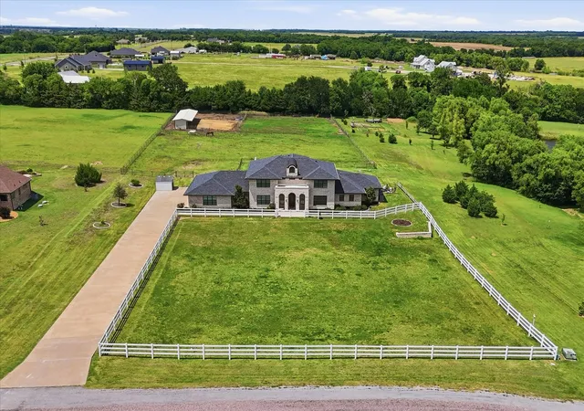 Photo 2 of Single family home for sale at 89 Thornwood Ln, Van Alstyne, TX 75495 | MLS# 21304071 | Listing updated on 2026-07-15
