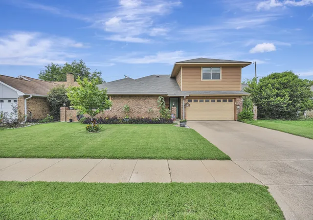 Homes for sale in Bedford, TX | 3109 Brightwood Ct, Bedford, TX 76021 | MLS# 21287414