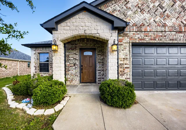 Photo 3 of Single family home for sale at 47 Kramer Ln, Sanger, TX 76266 | MLS# 21304702 | Listing updated on 2026-08-27