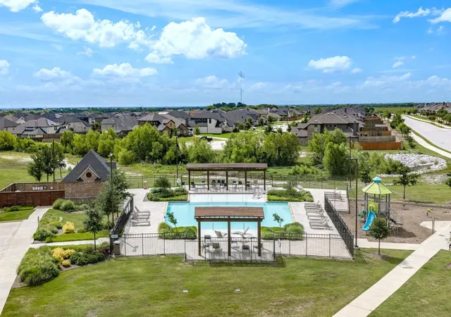 Photo 3 of Single family home for sale at 305 Ember Cir, Waxahachie, TX 75165 | MLS# 21282511 | Listing updated on 2026-09-17
