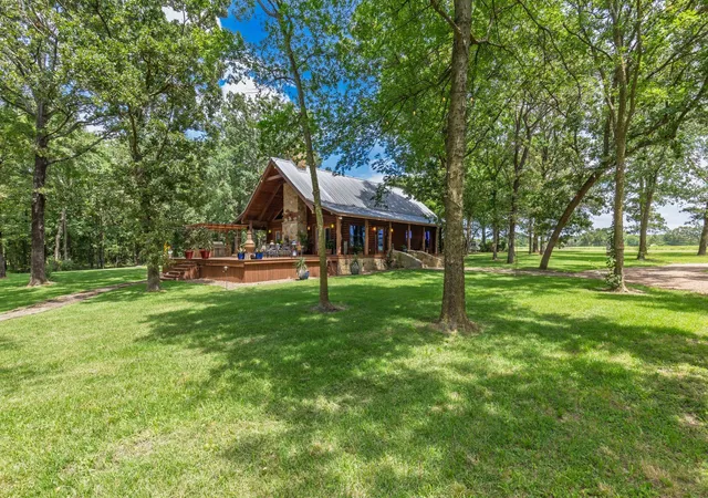 Photo 4 of House for sale at 609 County Road 2421, Como, TX 75431 | MLS# 21304609 | Listing updated on 2026-08-22