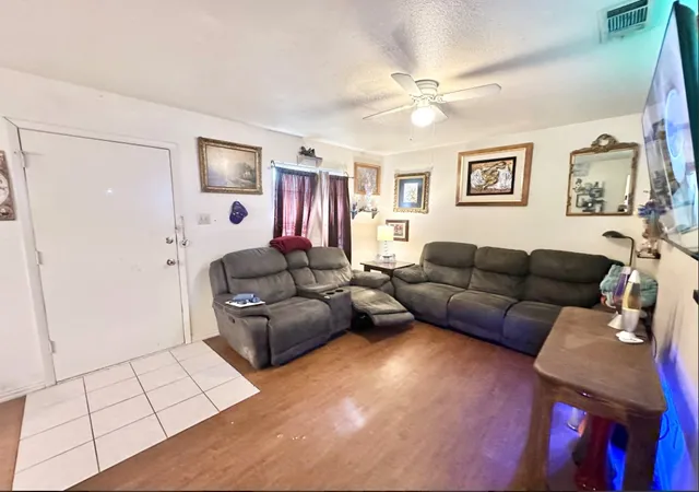 Photo 2 of Single family home for sale at 915 N 7th St, Sanger, TX 76266 | MLS# 21304998 | Listing updated on 2026-07-18
