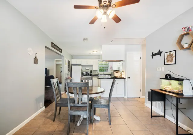 Photo 2 of Sale Pending at 2275 Bella Vista Dr, Paris, TX 75460 | MLS# 21305000 | Listing updated on 2026-08-22