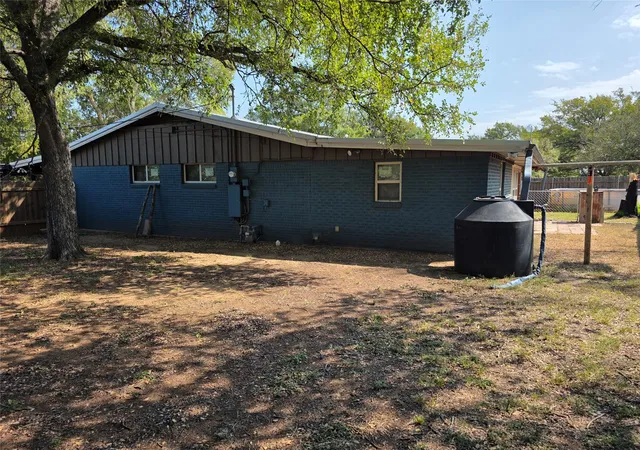 Photo 3 of Single family home for sale at 135 Elm St, Palo Pinto, TX 76484 | MLS# 21305057 | Listing updated on 2026-07-23