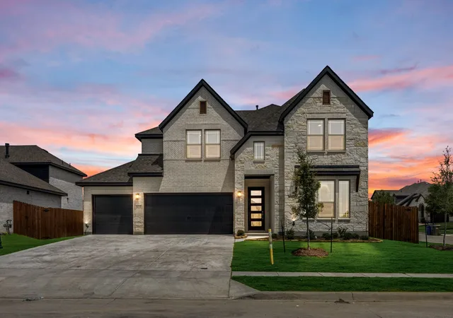 Photo 2 of Single family home for sale at 321 Atlas Cedar Dr, Glenn Heights, TX 75154 | MLS# 21305059 | Listing updated on 2026-09-18