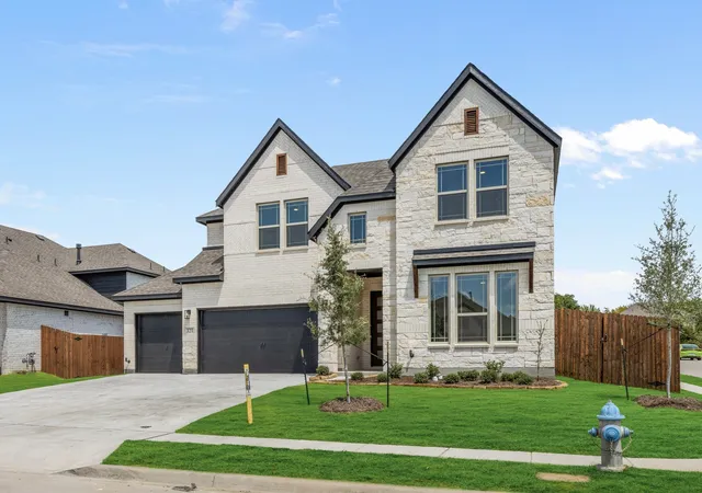 Photo 3 of Single family home for sale at 321 Atlas Cedar Dr, Glenn Heights, TX 75154 | MLS# 21305059 | Listing updated on 2026-09-18