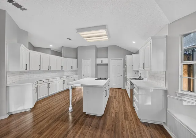 Photo 3 of Single family home for sale at 7700 Black Bear Ct, Fort Worth, TX 76137 | MLS# 21305048 | Listing updated on 2026-08-22