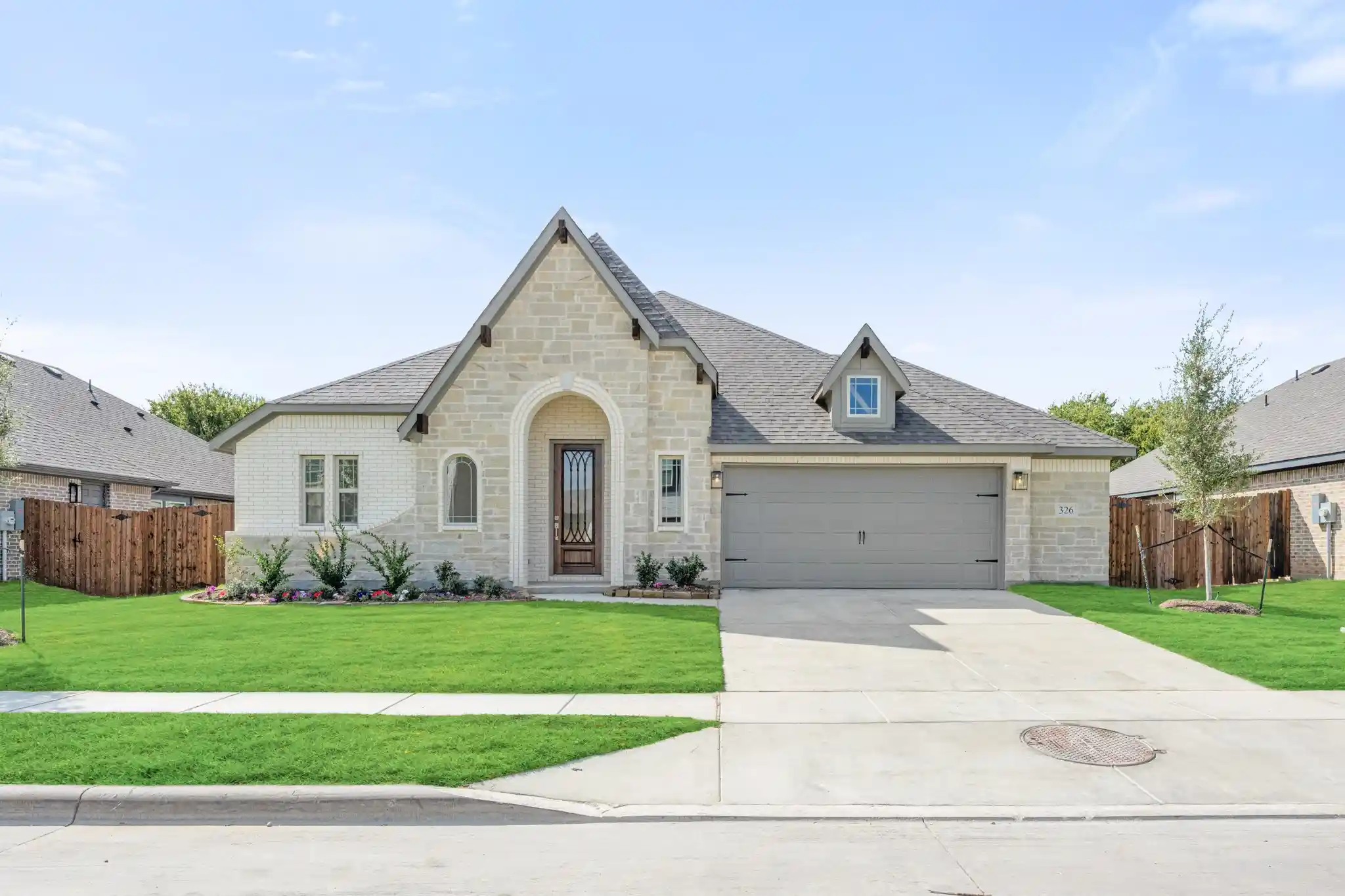 Photo 1 of Single family home for sale at 326 Chestnut Ln, Glenn Heights, TX 75154 | MLS# 21305083 | Listing updated on 2026-10-12