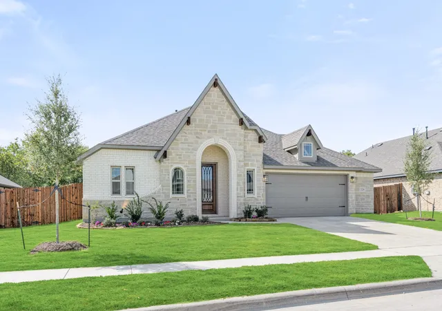 Photo 3 of Single family home for sale at 326 Chestnut Ln, Glenn Heights, TX 75154 | MLS# 21305083 | Listing updated on 2026-10-05