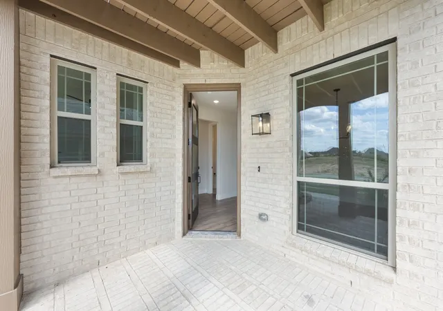 Photo 3 of Single family home for sale at 221 Fireberry Dr, Glenn Heights, TX 75154 | MLS# 21305173 | Listing updated on 2026-10-05
