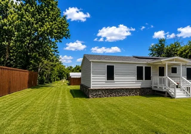 Photo 3 of Sale Pending at 305 S Ewing St, Boyd, TX 76023 | MLS# 21305212 | Listing updated on 2026-07-14
