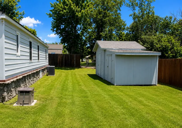Photo 4 of Sale Pending at 305 S Ewing St, Boyd, TX 76023 | MLS# 21305212 | Listing updated on 2026-07-14