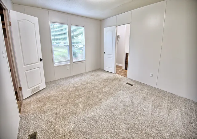 Photo 4 of Single family home for sale at 504 Fannin St, Nocona, TX 76255 | MLS# 21303400 | Listing updated on 2026-10-01