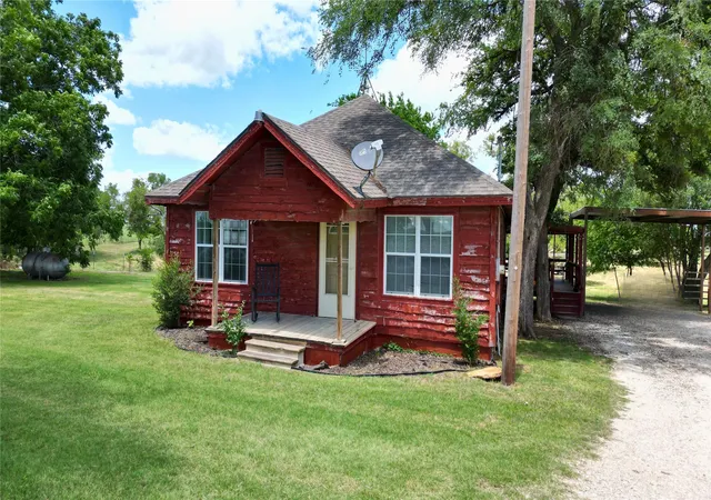 Homes for sale in Abbott, TX | 1600 Hcr 2302 S, Abbott, TX 76621 | MLS# 21305155