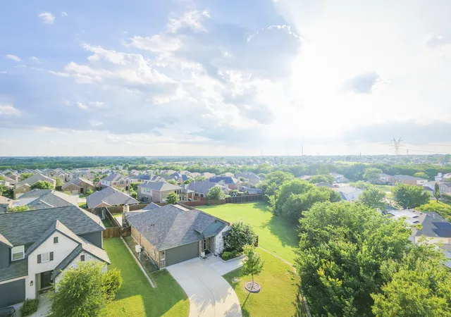 5th image of 3308 Highgate Ct, Sachse, TX 75048 | MLS# 21305244