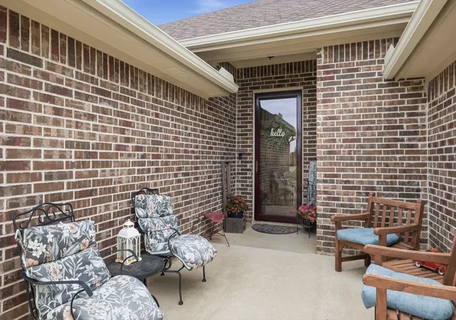 Photo 3 of Single family home for sale at 134 Donna Cir, Granbury, TX 76049 | MLS# 21305227 | Listing updated on 2026-08-12