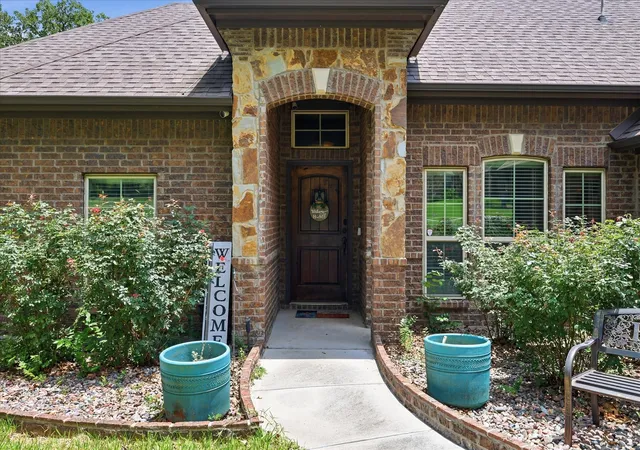 Photo 1 of Single family home for sale at 145 Foxpointe Cir, Weatherford, TX 76087 | MLS# 21305269 | Listing updated on 2026-08-27