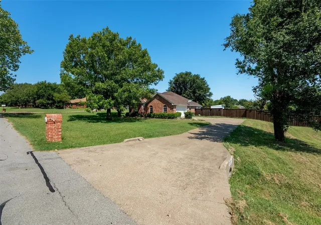 Photo 1 of Single family home for sale at 3651 Willow Creek Dr, Midlothian, TX 76065 | MLS# 21300584 | Listing updated on 2026-08-22