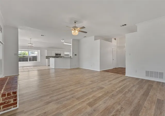 Photo 3 of Single family home for sale at 3651 Willow Creek Dr, Midlothian, TX 76065 | MLS# 21300584 | Listing updated on 2026-08-22