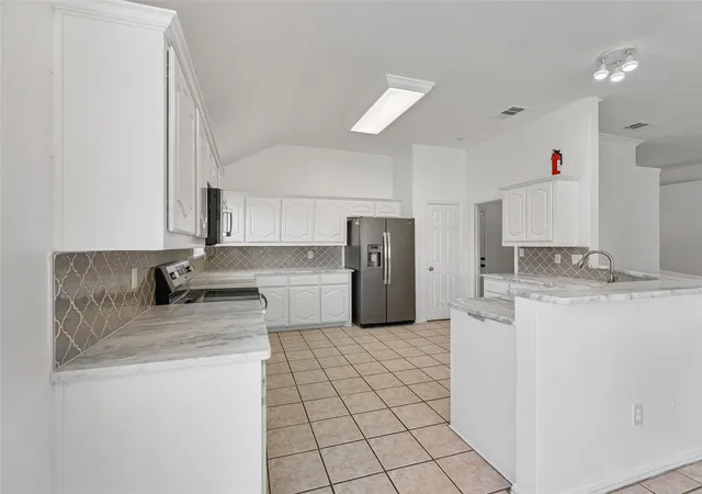 Photo 4 of Single family home for sale at 3651 Willow Creek Dr, Midlothian, TX 76065 | MLS# 21300584 | Listing updated on 2026-08-22