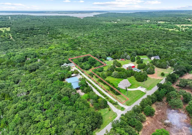 Homes for sale in Pottsboro, TX | 207 Paradise Park Rd, Pottsboro, TX 75076 | MLS# 21305325