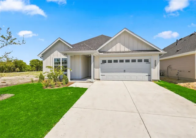 Photo 2 of Single family home for sale at 222 Morningside Dr, Nevada, TX 75173 | MLS# 21290028 | Listing updated on 2026-09-29