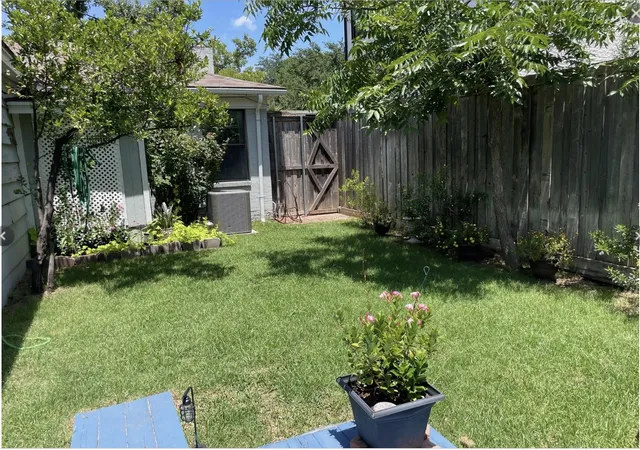 Homes for sale in Highland Park, TX | 4639 Westside Dr, Highland Park, TX 75209 | MLS# 21305337
